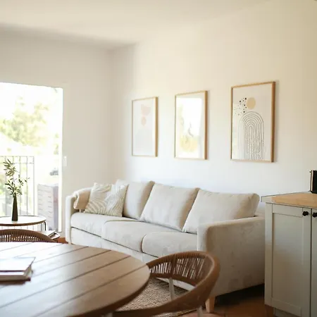 Apartment Modern Flat With Montgo View *
