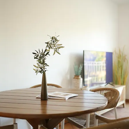 Modern Flat With Montgo View *