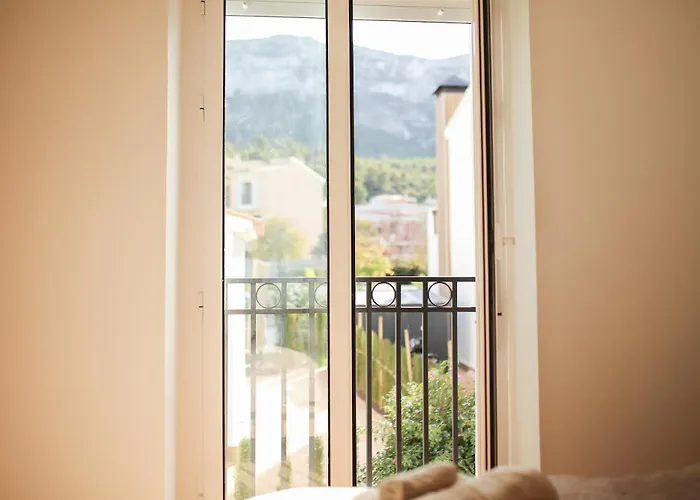 Modern Flat With Montgo View 아파트